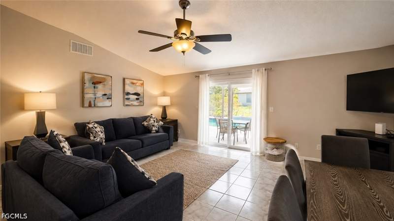 3 bedroom SingleFamilyResidence at 3915 SW 1st Ave, Cape Coral, Cape Coral — photo 2