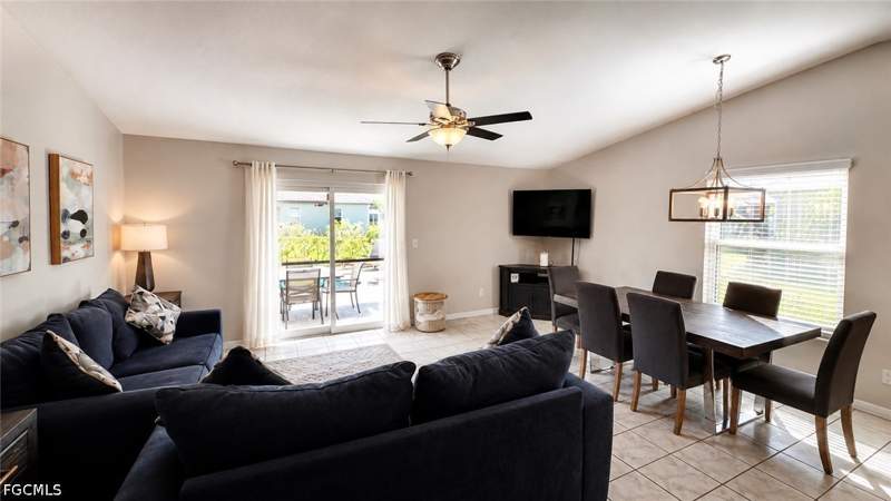 3 bedroom SingleFamilyResidence at 3915 SW 1st Ave, Cape Coral, Cape Coral — photo 3