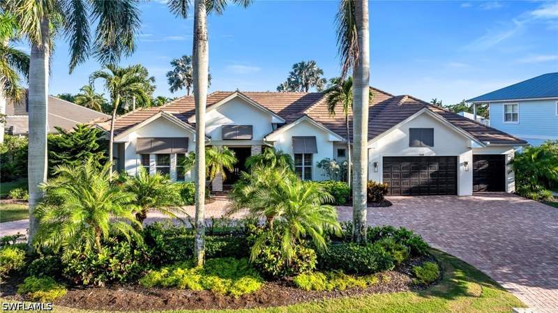 4 bedroom SingleFamilyResidence at 590 Putter Point Pl, Moorings, Naples — photo 2