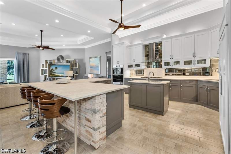 4 bedroom SingleFamilyResidence at 590 Putter Point Pl, Moorings, Naples — photo 4