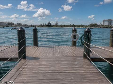 60 Pelican St W 602, Naples FL - photo 11 of 14