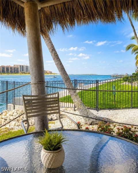 60 Pelican St W 602, Naples FL - photo 13 of 14