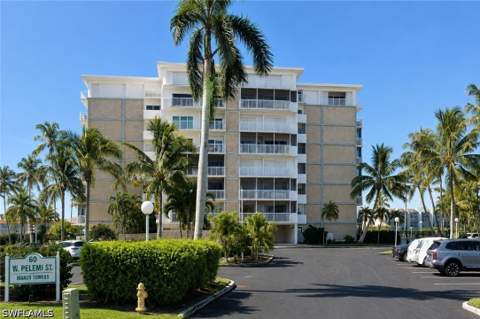 60 Pelican St W 602, Naples FL - photo 14 of 14