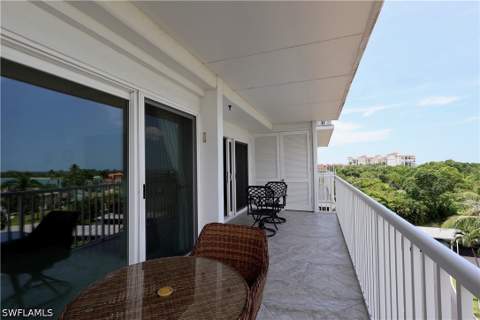 60 Pelican St W 602, Naples FL - photo 7 of 14