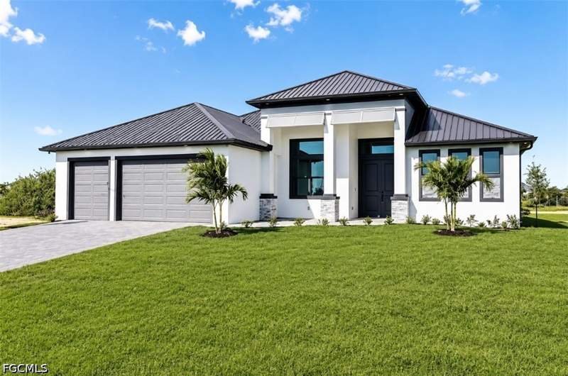 4 bedroom SingleFamilyResidence at 3231 Yucatan Pkwy, Cape Coral, Cape Coral — photo 3