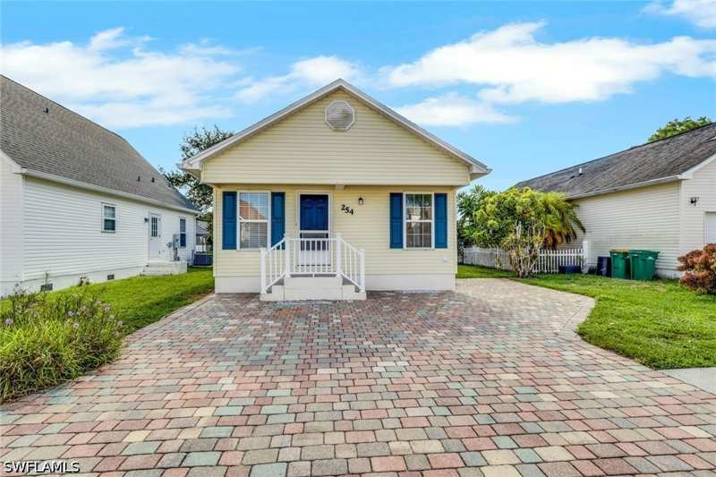 2 bedroom SingleFamilyResidence at 254 Leawood Cir, Leawood Lakes, Naples — photo 1