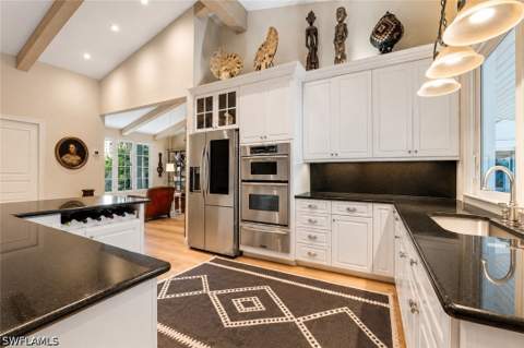 5042 Seahorse Ave, Naples FL - photo 12 of 37