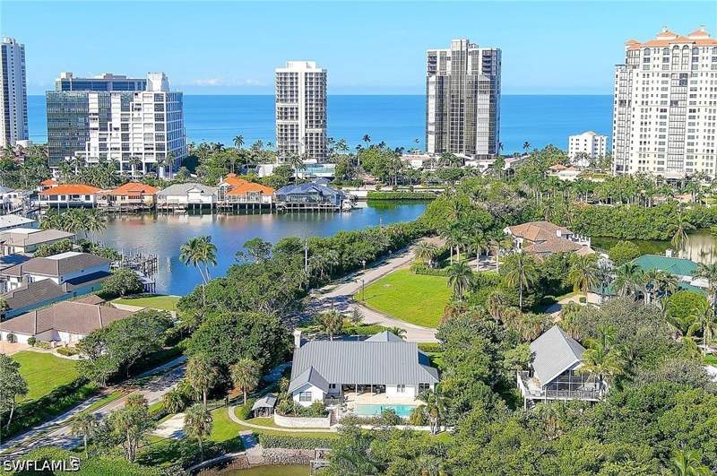 3 bedroom SingleFamilyResidence at 5042 Seahorse Ave, Seagate, Naples — photo 2
