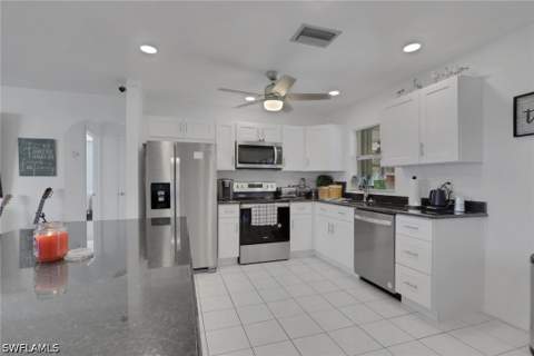 12213 De Moya Dr, Fort Myers FL - photo 6 of 38