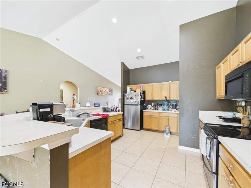 4 bedroom SingleFamilyResidence at 1858 Marlboro Ln, Greenbriar, Lehigh Acres — photo 3