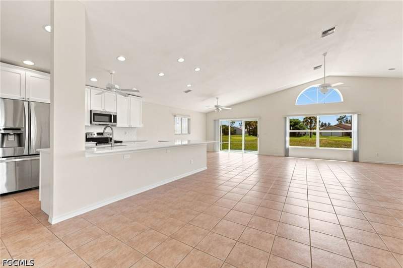 3 bedroom SingleFamilyResidence at 17518 Plumera Ln, Sabal Springs Golf And Racquet Club, North Fort Myers — photo 3