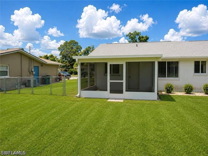 2 bedroom SingleFamilyResidence at 2137 Gorham Ave, Fort Myers Villas, Fort Myers — photo 4