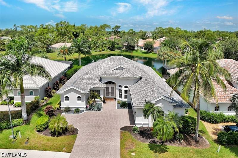 4 bedroom SingleFamilyResidence at 16075 Parque Ln, Delasol, Naples — photo 2