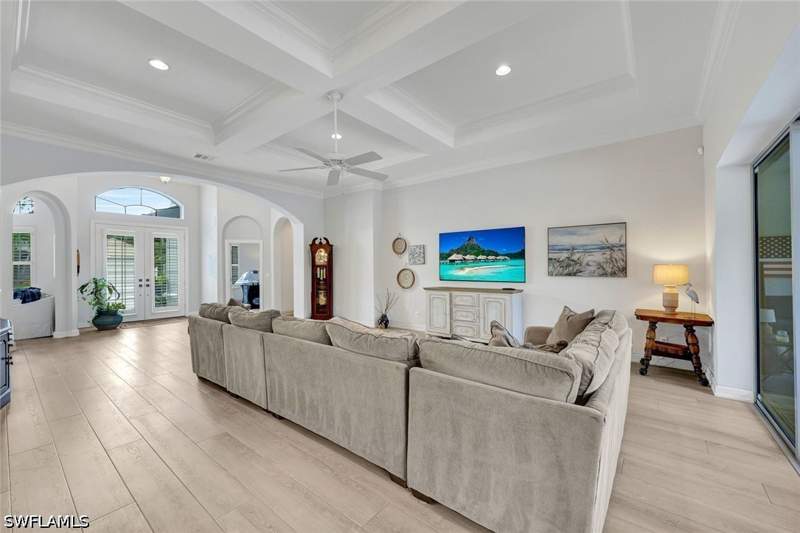 4 bedroom SingleFamilyResidence at 16075 Parque Ln, Delasol, Naples — photo 5