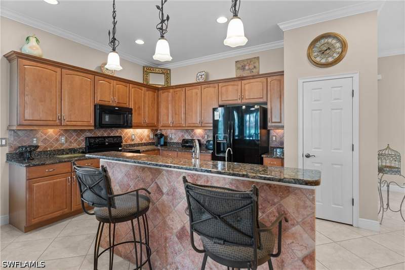 3 bedroom SingleFamilyResidence at 10428 Materita Dr, Materita, Fort Myers — photo 5