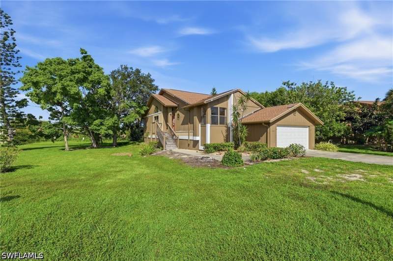 2 bedroom SingleFamilyResidence at 17719 Island Inlet Ct, Island Park Village, Fort Myers — photo 2