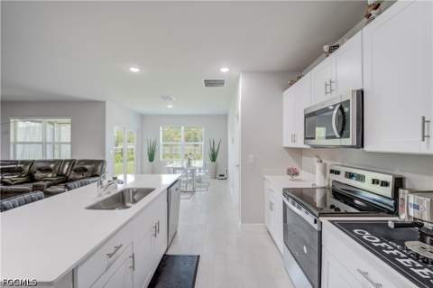 2949 Ernest Way, Fort Myers FL - photo 16 of 28