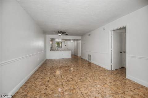 2700 Park Windsor Dr 713, Fort Myers FL - photo 13 of 40