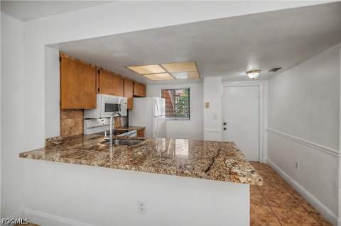 2700 Park Windsor Dr 713, Fort Myers FL - photo 19 of 40