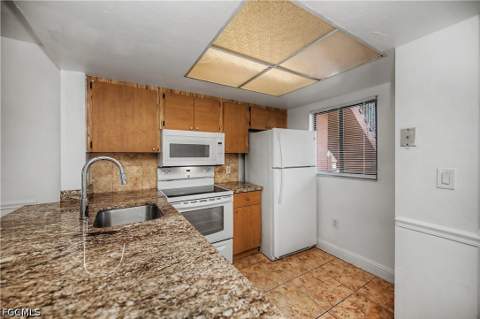 2700 Park Windsor Dr 713, Fort Myers FL - photo 20 of 40