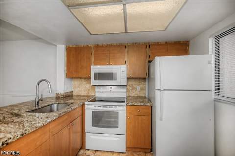 2700 Park Windsor Dr 713, Fort Myers FL - photo 22 of 40