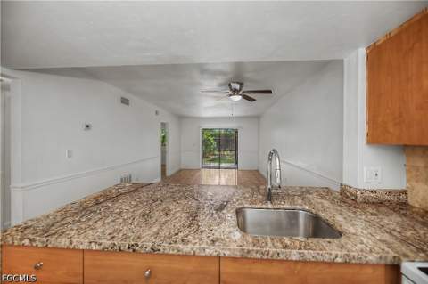 2700 Park Windsor Dr 713, Fort Myers FL - photo 23 of 40