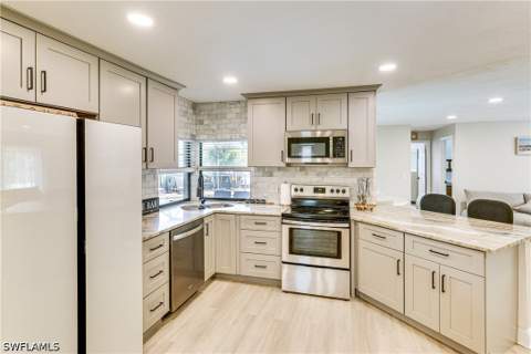 6030 Perthshire Ln, Fort Myers FL - photo 10 of 39