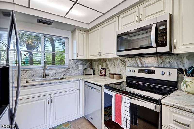 1 bedroom Condominium at 4240 Steamboat Bend 303, Steamboat Bend, Fort Myers — photo 2