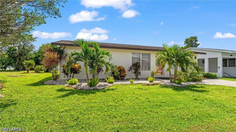 2 bedroom SingleFamilyResidence at 22 3rd St, Bonita Shores, Bonita Springs — photo 3