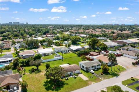 22 3rd St, Bonita Springs FL - photo 9 of 34
