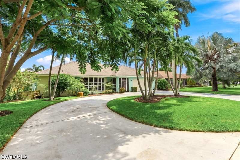 3 bedroom SingleFamilyResidence at 350 Pinehurst Cir, St Andrews At Lely Golf Estates, Naples — photo 1