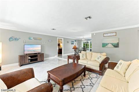 350 Pinehurst Cir, Naples FL - photo 6 of 30