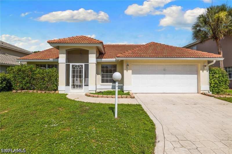 3 bedroom SingleFamilyResidence at 12641 Eagle Pointe Cir, Eagle Pointe, Fort Myers — photo 1
