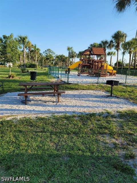 190 Santa Clara Dr 190-4, Naples FL - photo 17 of 25