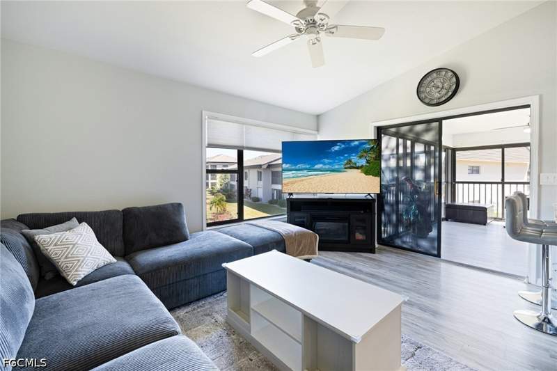 2 bedroom Condominium at 5805 Trailwinds Dr 326, Oakmont Village, Fort Myers — photo 4