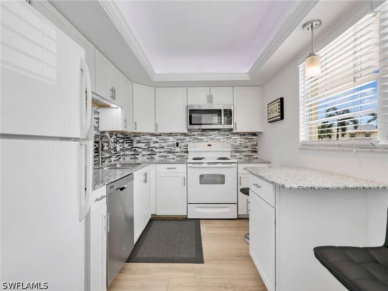 2 bedroom Condominium at 145 S Collier Blvd E102, Sands Of Marco, Marco Island — photo 4