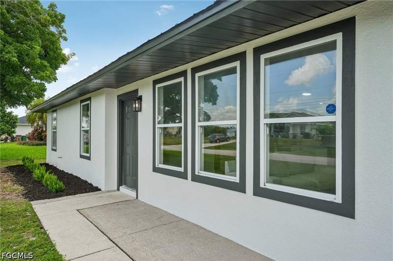 3 bedroom SingleFamilyResidence at 706 SW 31st St, Cape Coral, Cape Coral — photo 3