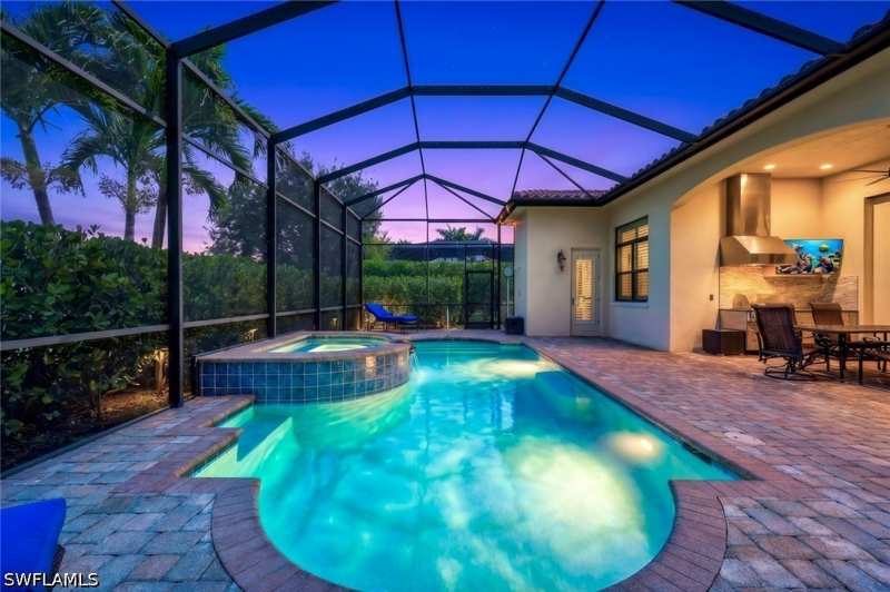 3 bedroom SingleFamilyResidence at 9461 Napoli Ln, Vercelli, Naples — photo 1