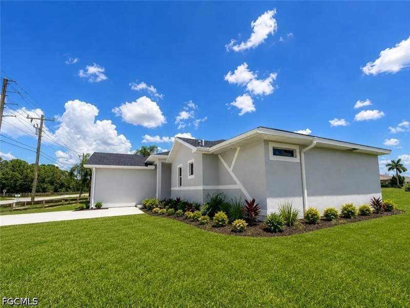 3 bedroom SingleFamilyResidence at 3569 Andalusia Blvd, Cape Coral, Cape Coral — photo 3