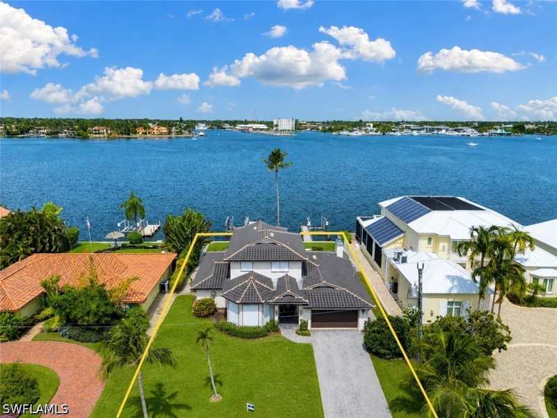 4 bedroom SingleFamilyResidence at 1535 Dolphin Ln, Royal Harbor, Naples — photo 1