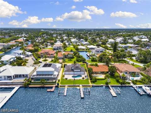 1535 Dolphin Ln, Naples FL - photo 10 of 39