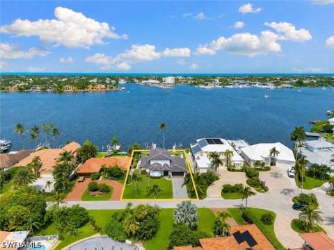 1535 Dolphin Ln, Naples FL - photo 12 of 39