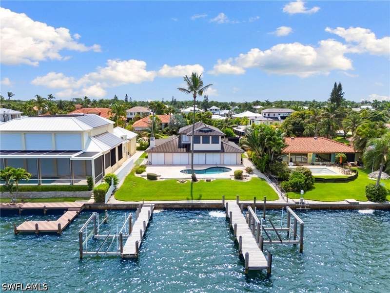 4 bedroom SingleFamilyResidence at 1535 Dolphin Ln, Royal Harbor, Naples — photo 4