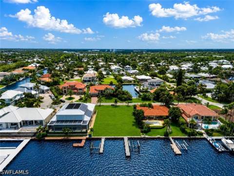 1535 Dolphin Ln, Naples FL - photo 6 of 39