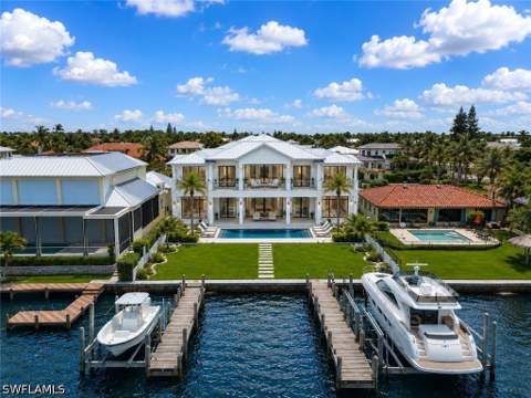 1535 Dolphin Ln, Naples FL - photo 7 of 39