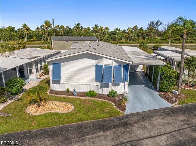 3 bedroom ManufacturedHome at 244 Daisy Ave, Thunderbird Mobile Homes, Fort Myers — photo 1