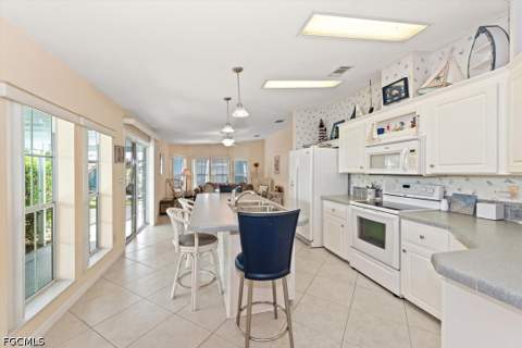 244 Daisy Ave, Fort Myers FL - photo 12 of 40