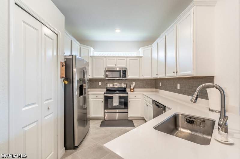 2 bedroom Attached at 2645 Vine Ave, Orange Blossom Ranch, Naples — photo 4