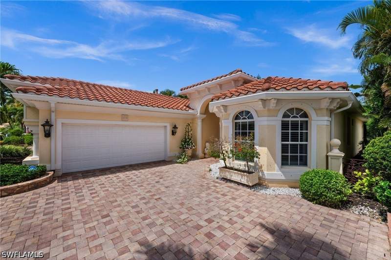 3 bedroom SingleFamilyResidence at 8725 Largo Mar Dr, Belle Lago, Estero — photo 3