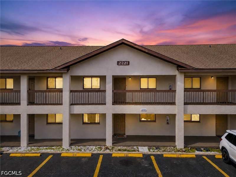 2 bedroom Condominium at 2221 E 5th St 21, Lake Camille Condo, Lehigh Acres — photo 1
